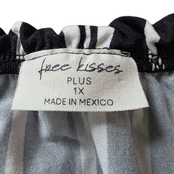 Free Kisses Women's Striped Black And White Top, Size 1X - Picture 6 of 6